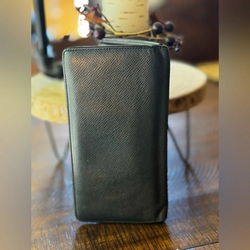 Louis Vuitton Brazza wallet vintage pre-loved black